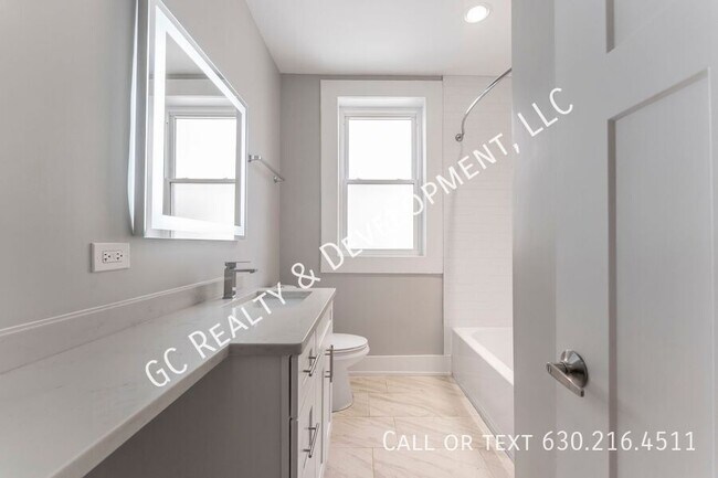 Building Photo - 4329 N Ashland Ave