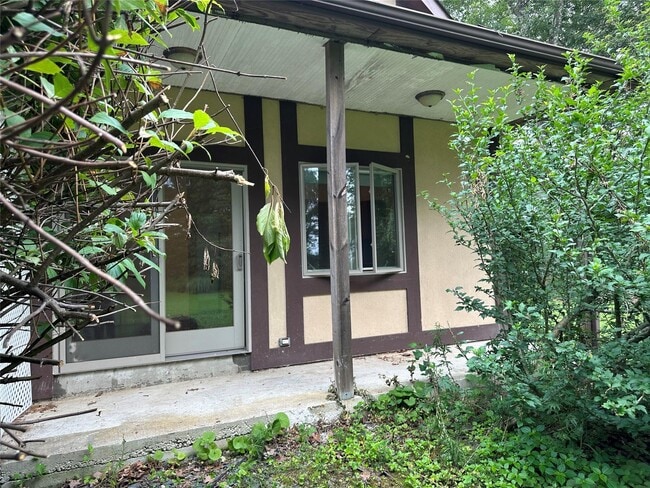 Building Photo - 8 Old Appalachian Trail