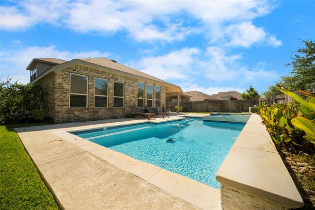 Building Photo - 16602 Highland Country Dr