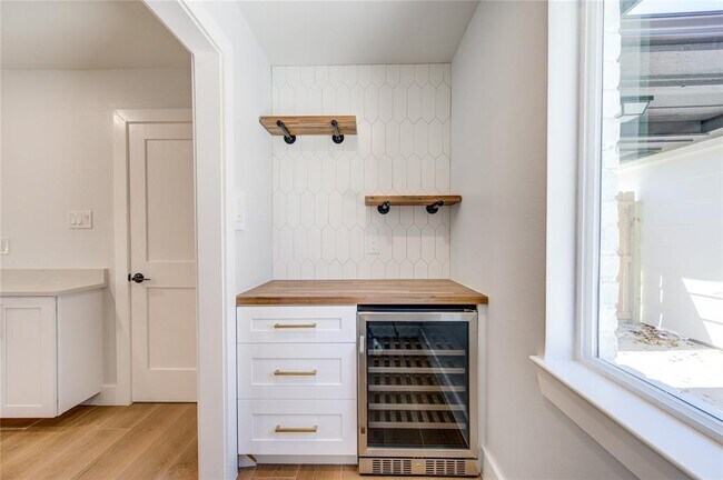 Building Photo - 1810 Eagle Falls Ct