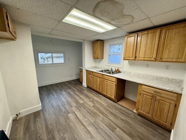 Building Photo - 846 Lee Dr