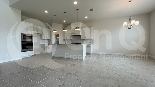 Building Photo - 333 ELK Dr