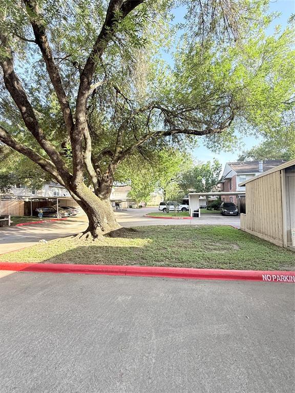 Building Photo - 9398 Beechnut St