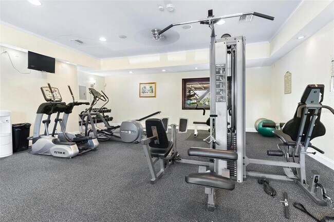 Building Photo - 10263 Gandy Blvd N