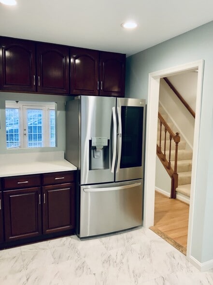 Kitchen - 4102 Washington Blvd
