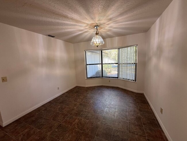 Building Photo - 2BR/2BA Home in Rainbow Springs Country Cl...