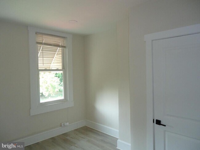 Building Photo - 2807 Clifton Ave