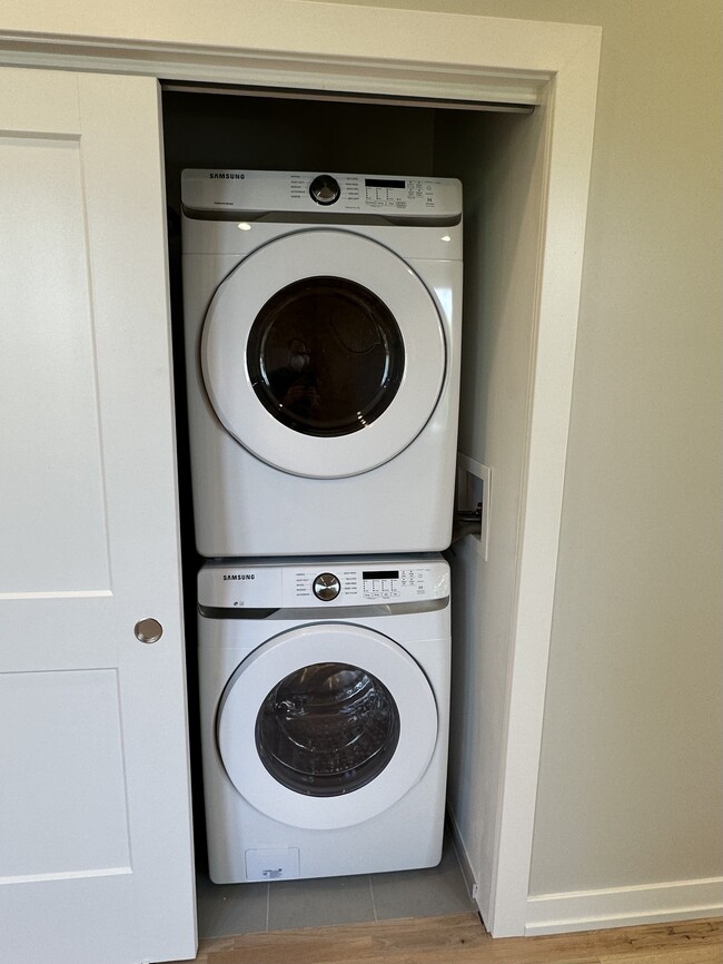 front load washer dryer - 1857 N Washtenaw Ave