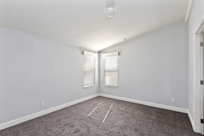 Building Photo - 60661 Chalet Dr