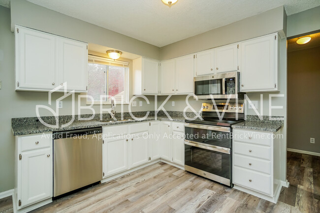 Building Photo - Fantastic Home in Pickerington