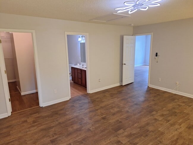 Building Photo - Wonderful Four Bedroom Home Located in Nor...