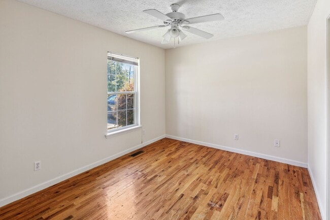 Building Photo - Black Mountain Duplex