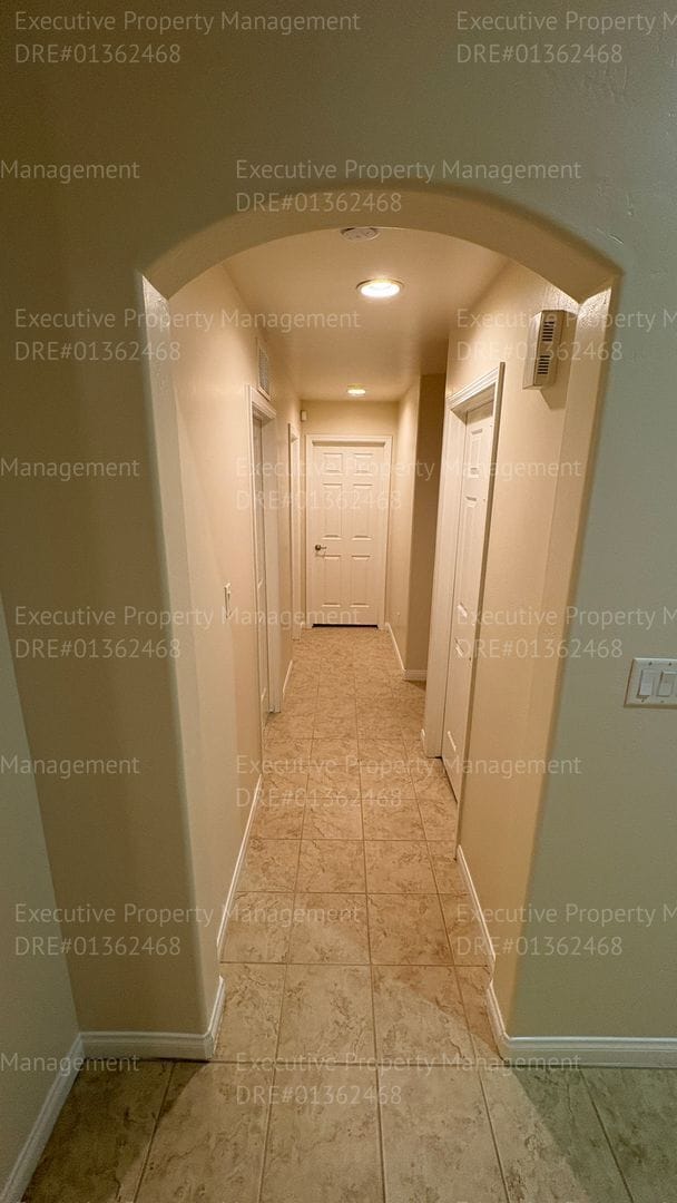 Building Photo - Spacious 4 bedroom 2 bathroom home located in the Ashton Falls community *Move In Special*