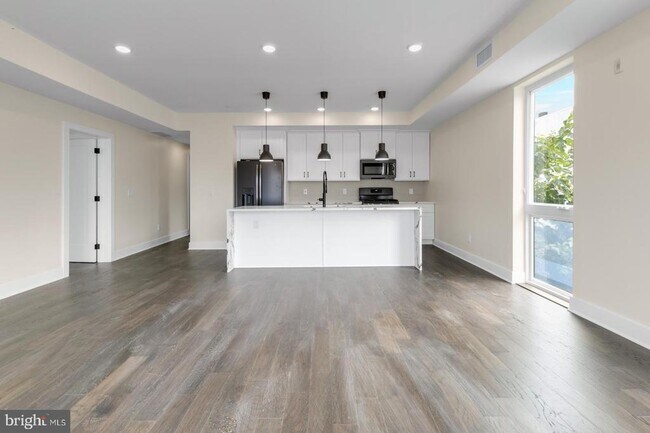 Primary Photo - 1868 Frankford Ave