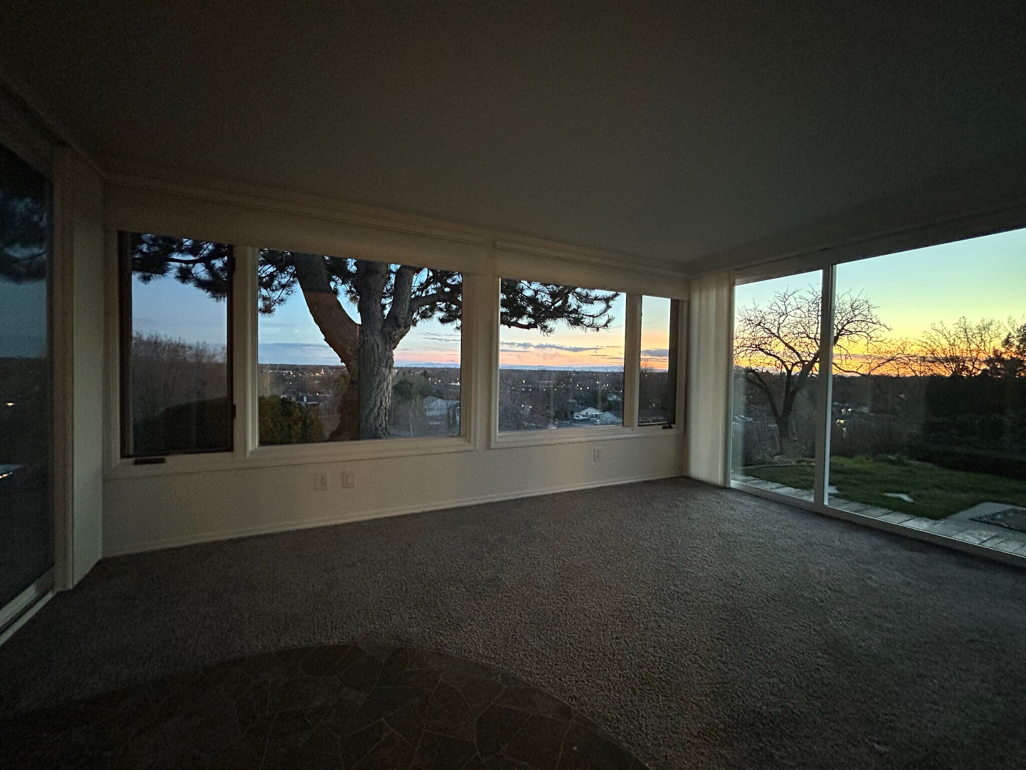 Building Photo - 454 N Pebble Beach Way