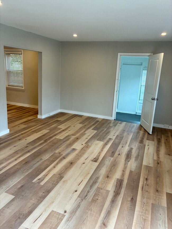 Building Photo - 1421 Ridley Ave
