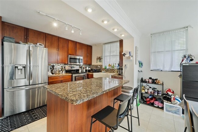 Building Photo - 1801 S Treasure Dr