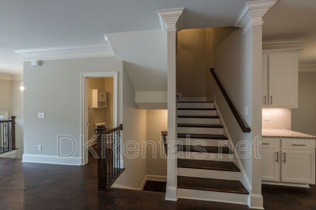 Building Photo - 921 Hickory Leaf Ct SE