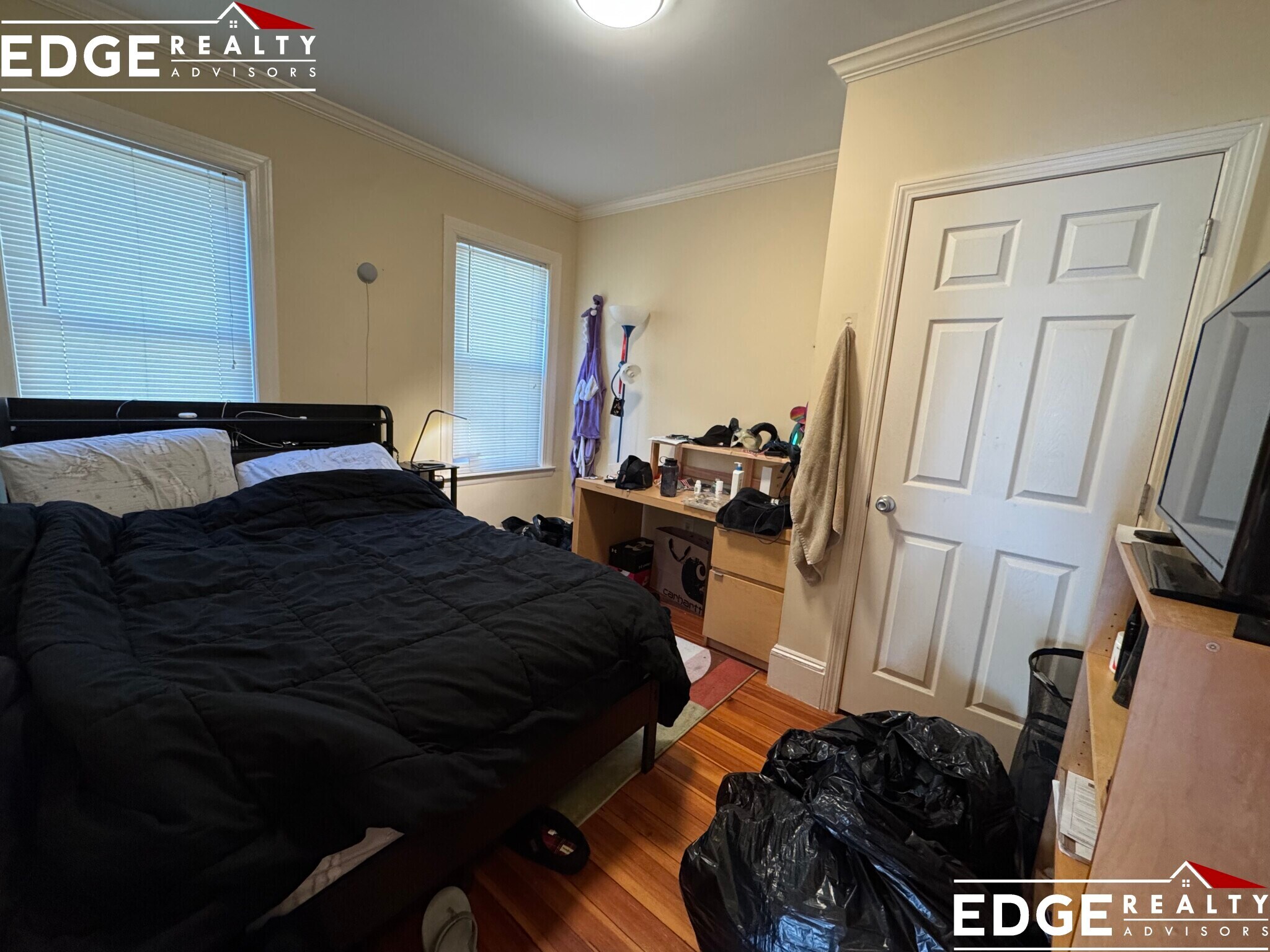 Building Photo - 136 Summer St