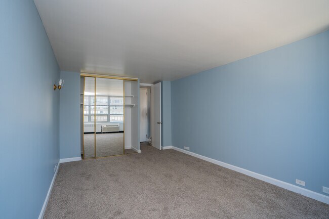 Building Photo - 4800 S Chicago Beach Dr
