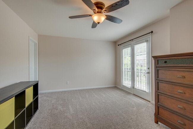 Building Photo - 2022 Traemoor Village Dr