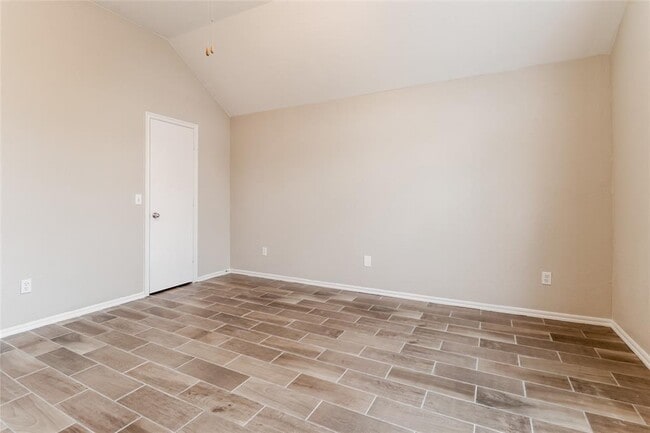 Building Photo - 1125 Oak Creek Dr