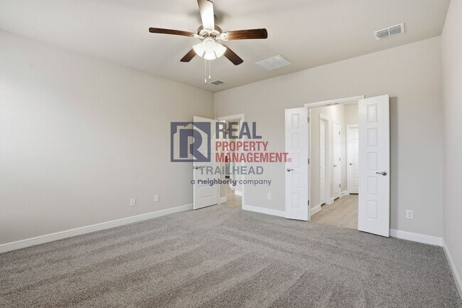 Building Photo - Well-Designed 4 Bedroom Single-Story