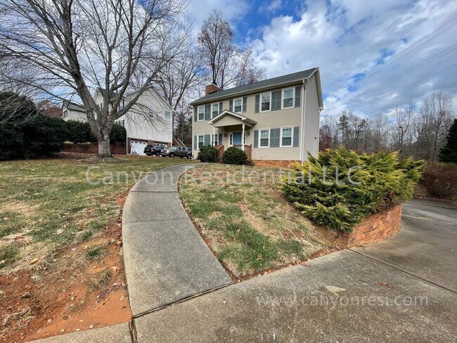 Building Photo - Beautiful 3b Room!Move in ready!