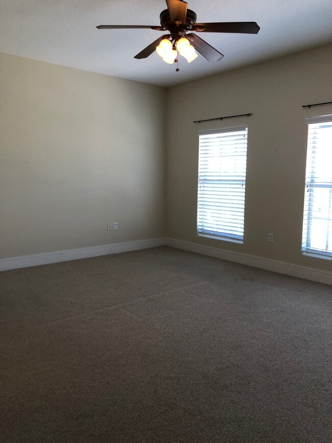 Master Bedroom - 300 State St E