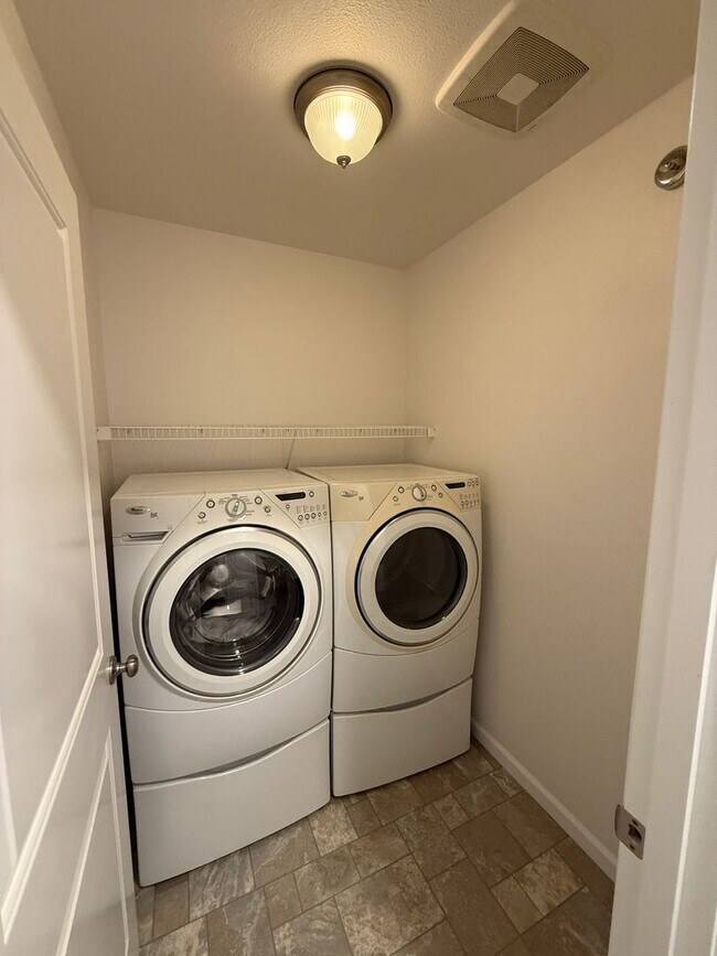 Building Photo - EXCEPTIONAL ELIAS