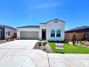 Building Photo - $2,595 Fowler & Dakota, 4 Bedroom 2 Bathro...