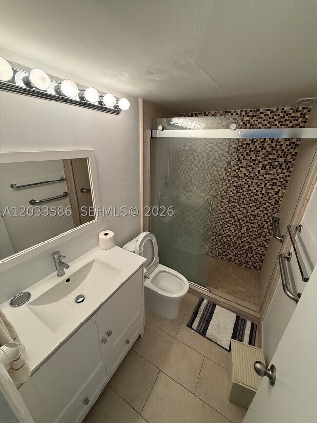 Building Photo - 5555 Collins Ave