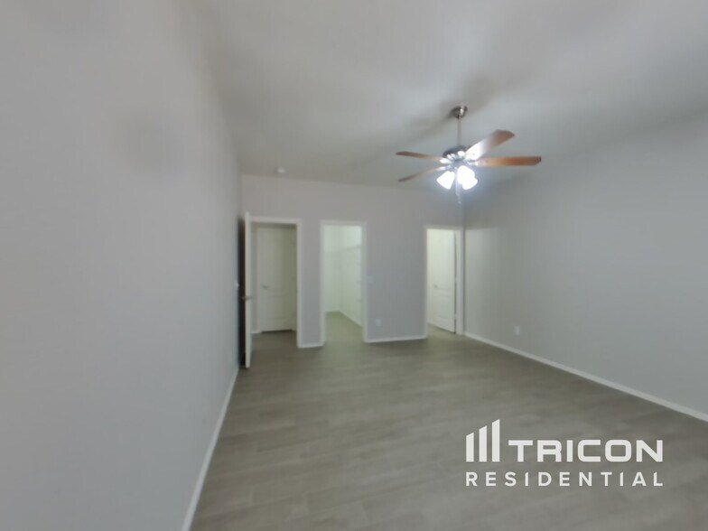 Building Photo - 792 E Horizon Heights Dr