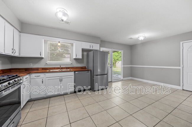 Building Photo - 101 N Ida Ln