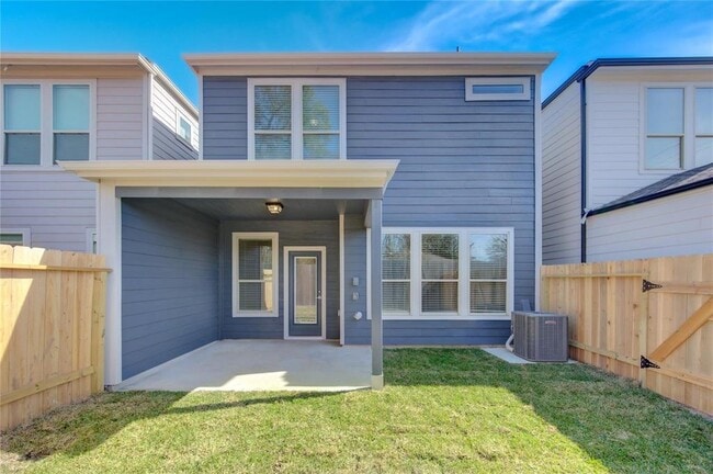 Building Photo - 1709 Summerlyn Ter Dr