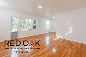 Building Photo - 240 N Van Ness Ave