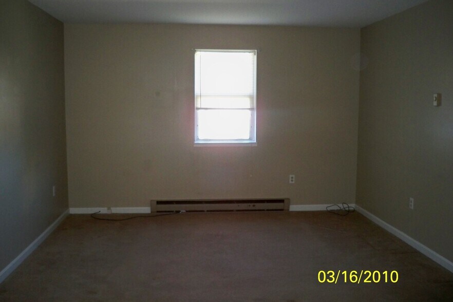 Building Photo - 3704 Tiffany Dr