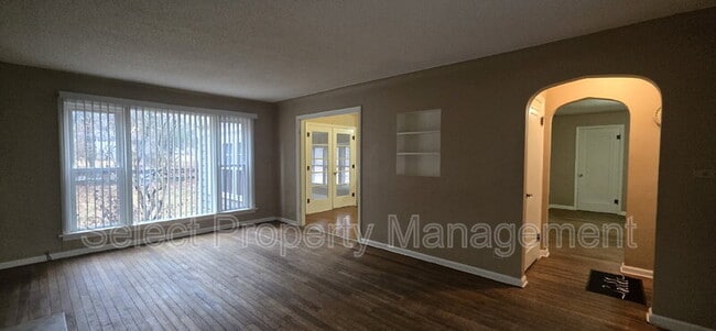 Building Photo - 7610 W Jefferson Blvd