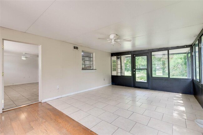 Building Photo - 4181 Chestnut Dr
