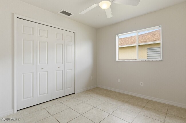 Building Photo - 516-518 SE 5th Pl