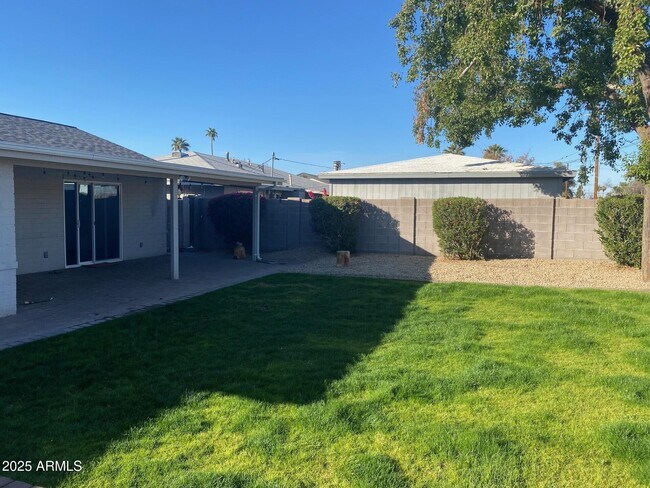 Building Photo - 816 E Seldon Ln