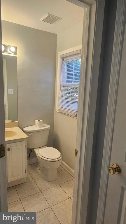 Building Photo - 12131 Salemtown Dr