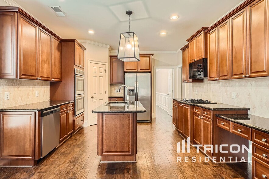 Building Photo - 3207 Collier Gate Ct