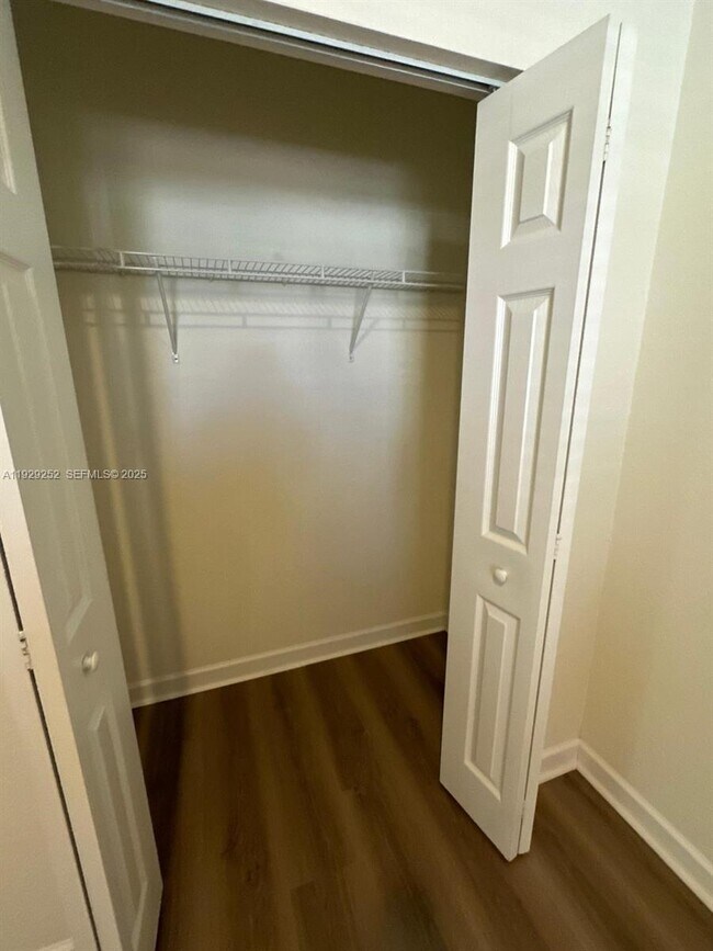 Building Photo - 12444 Emerald Creek Manor