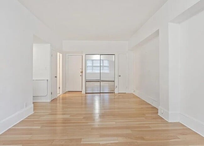 Building Photo - 50 Follen St