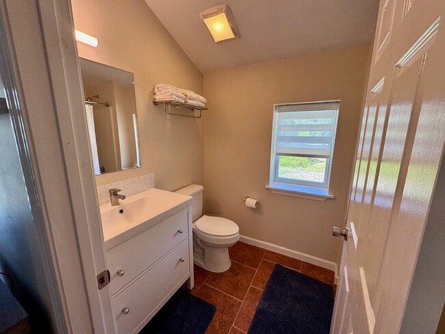 Building Photo - 115 Ellis Ln