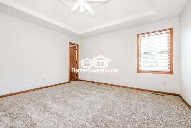 Building Photo - 3 Bed 2 Bath Northland Beauty!! Available ...