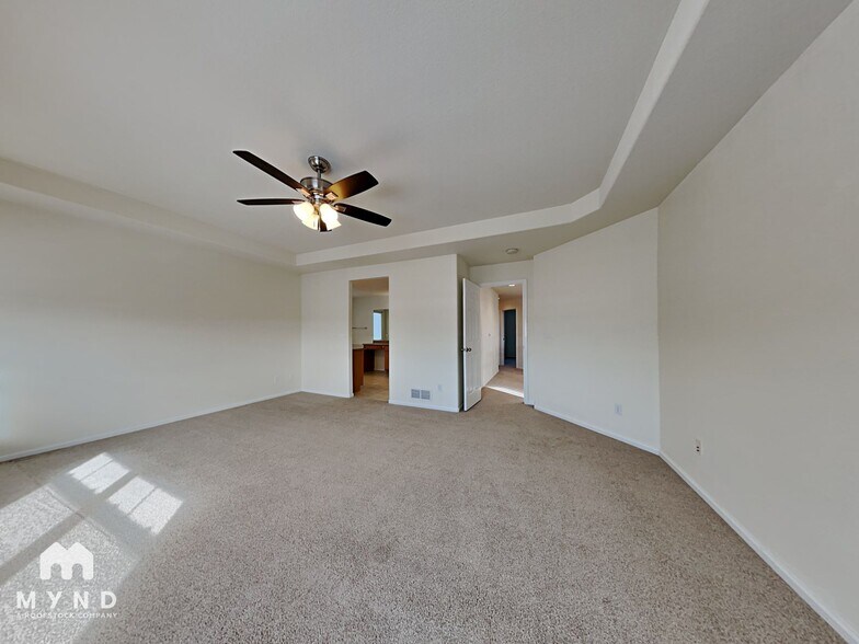 Building Photo - 10883 Torreys Peak Way