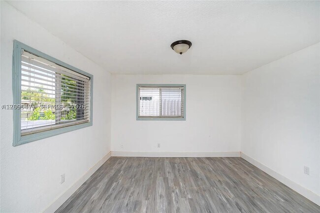 Building Photo - 11950 SW 182nd Terrace