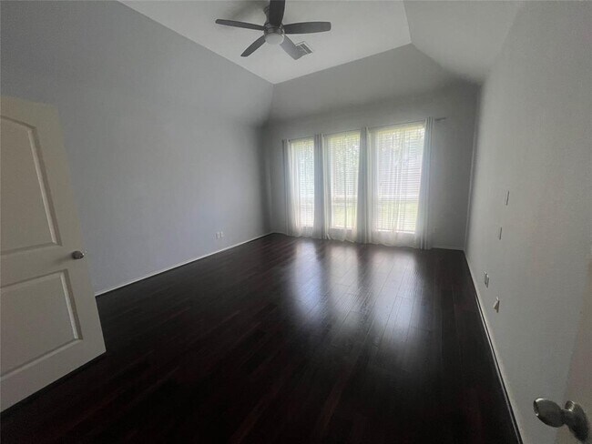Building Photo - 2911 Meadows Pond Ln